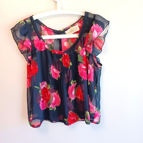 Abercrombie and Fitch - Picture 1 of 5